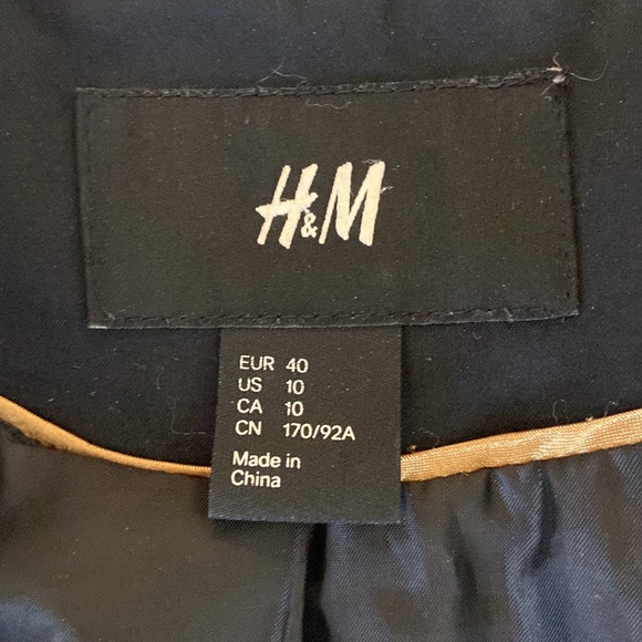 Black H&M blazer - Picture 3 of 5